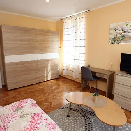 Sm Boutique Center With Garden And Parking Portorož