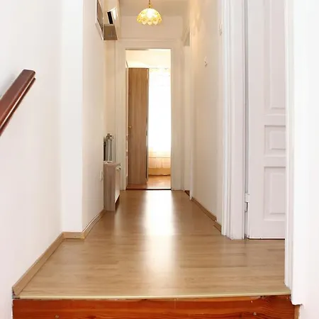 Daire Sm Boutique Center With Garden And Parking