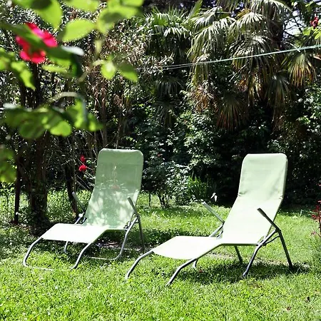 Sm Boutique Center With Garden And Parking Daire