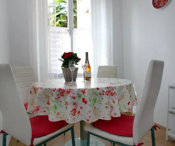 Appartement Sm Boutique Center With Garden And Parking