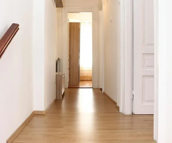 Appartement Sm Boutique Center With Garden And Parking